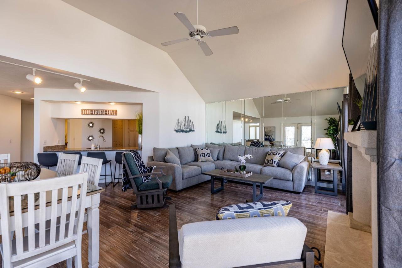 B 32-1 Spacious Villa Close To Pool Branson Extérieur photo